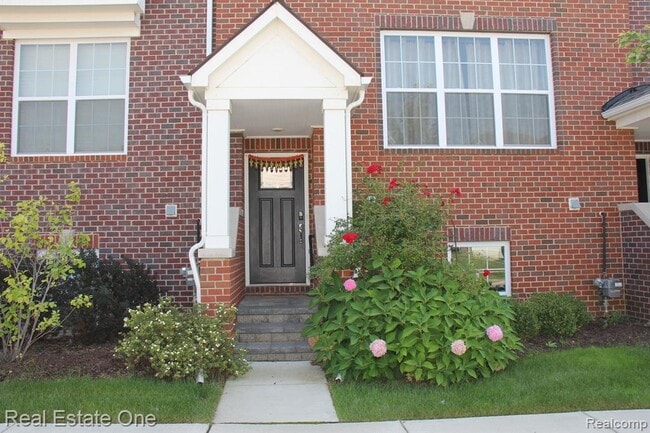 Building Photo - 47757 Alden Terrace N Unit #5