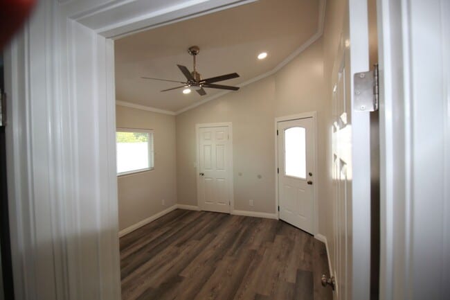 Photo - Newly buillt stand alone 2 bedroom home, back gate close - No Pets!