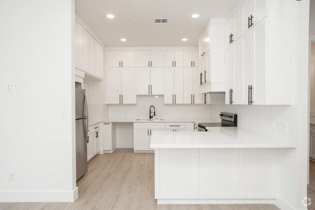 3BR, 3BA - 1,658SF - Kitchen