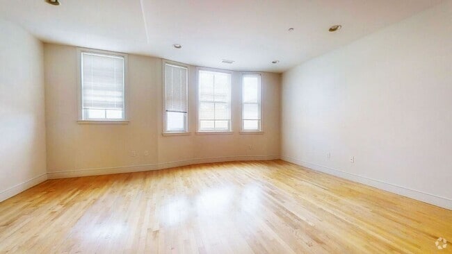 Building Photo - 150 2nd St Rental
