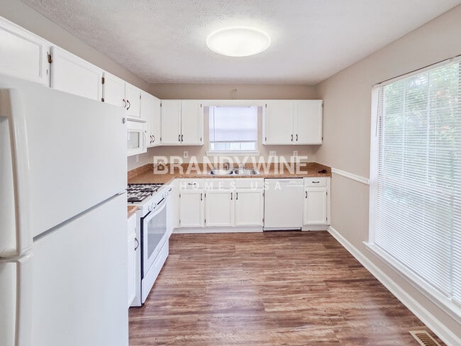 Photo - 107 Lake Terrace