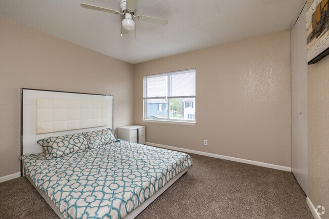 2BR, 1.5BA - 765SF - 1st Bedroom - Paradise Plaza Apartments
