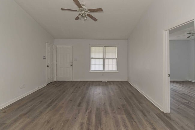 Photo - *Cute 3 BR 2 BA Home in Goldsboro* Minutes from SJAFB