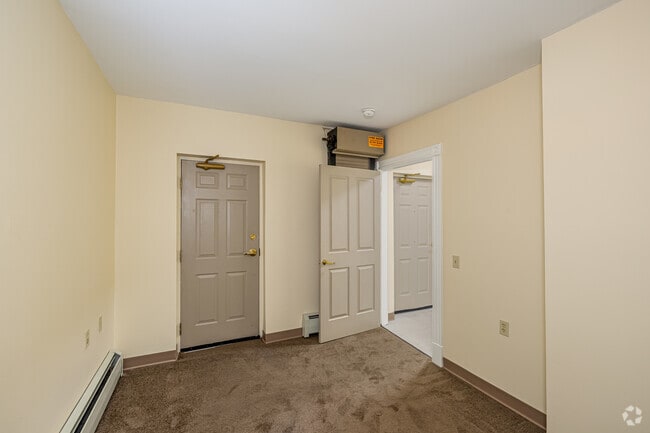 2BR, 1BA - Bedroom
