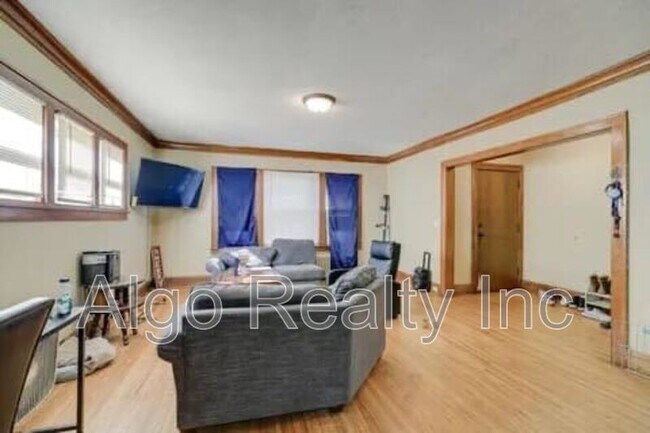 Photo - 2646 Dupont Ave N