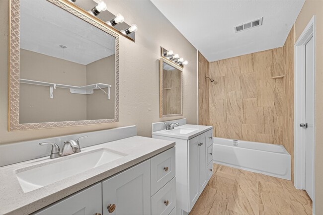 Photo - 1811 Foxlake Dr