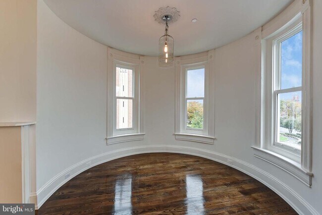 Photo - 501 Seward Square SE Unit 6