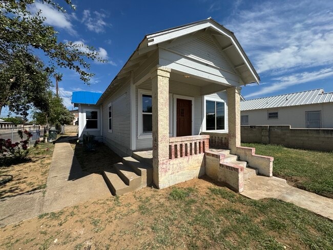 Photo - 402 Corpus Christi St