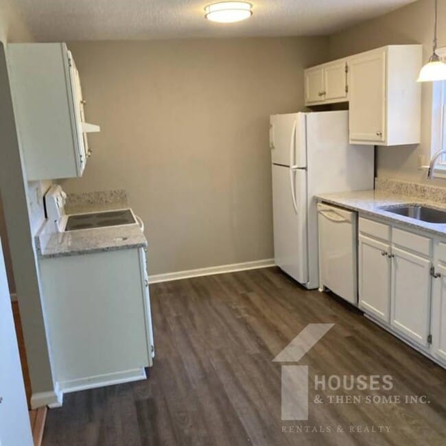 Photo - 5 Sandy Point Ct