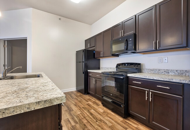 Building Photo - Leander Lakes