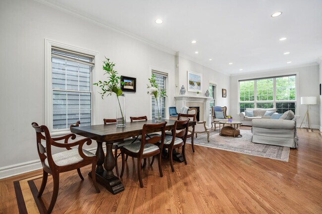 Photo - 2044 N Whipple St