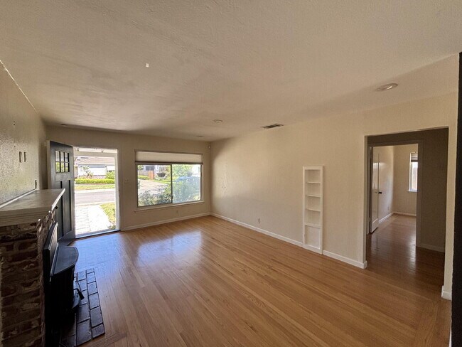 Photo - 1110 Sherburn Ave