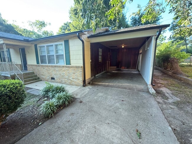 Photo - 303 Langston St