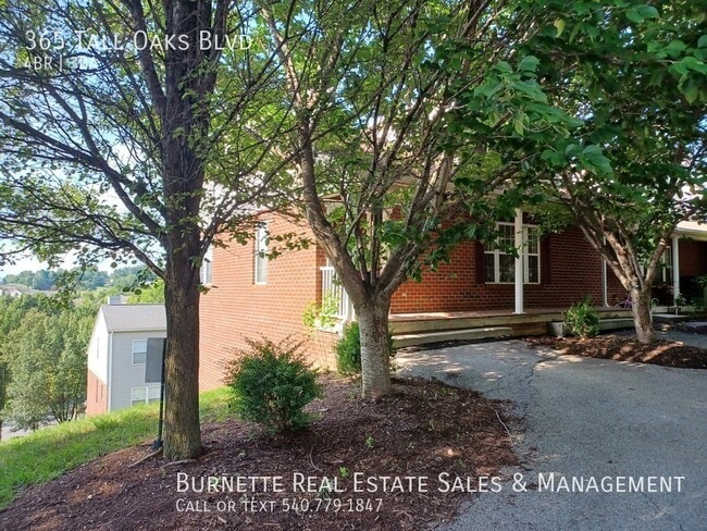 Photo - 365 Tall Oak Blvd NW