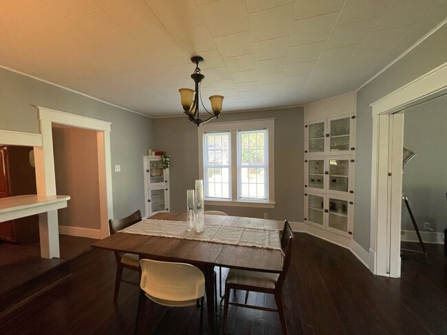 Building Photo - 701 Taylor Rd