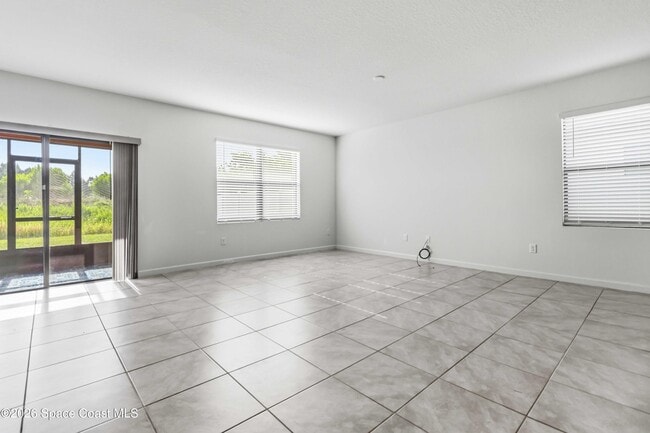 Photo - 939 Remington Green Dr SE