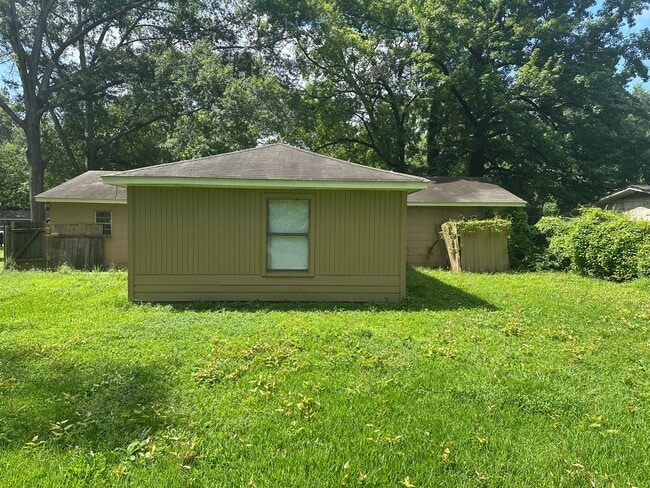 Photo - 1430 Dianne Dr