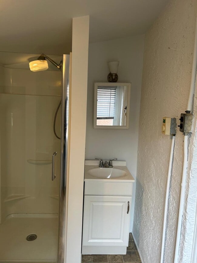 Photo - 2718 E County Line Rd