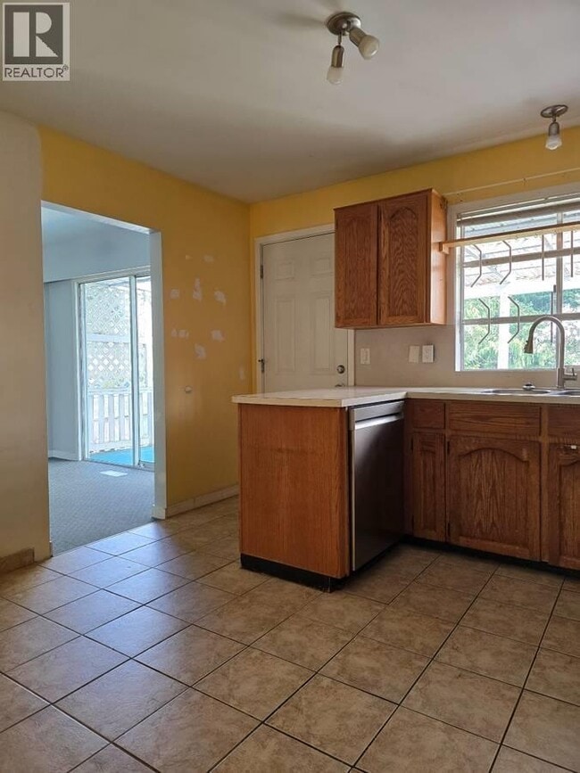 Photo - 11990 Dover St