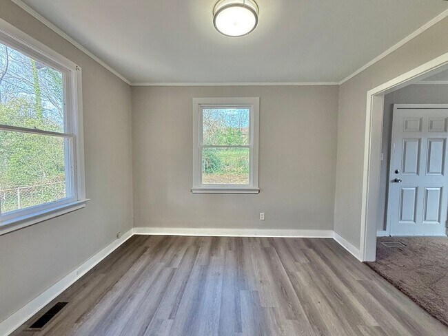 Photo - Newly Renovated 2 Bedroom 1 Bath Home In S...