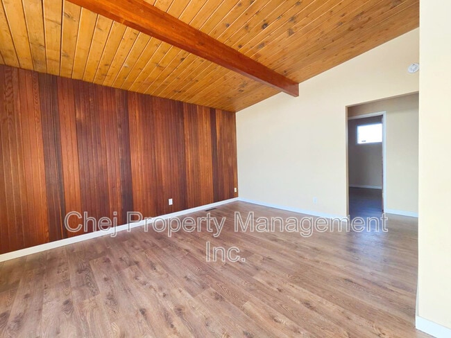 Photo - 8820 Meadowlark Rd NW