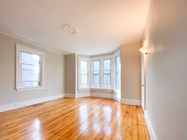 Photo - 373 Wickenden St Unit 2