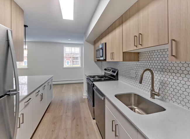 Modern backsplash