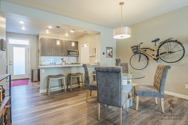 Photo - 859 Struthers Ave Condo