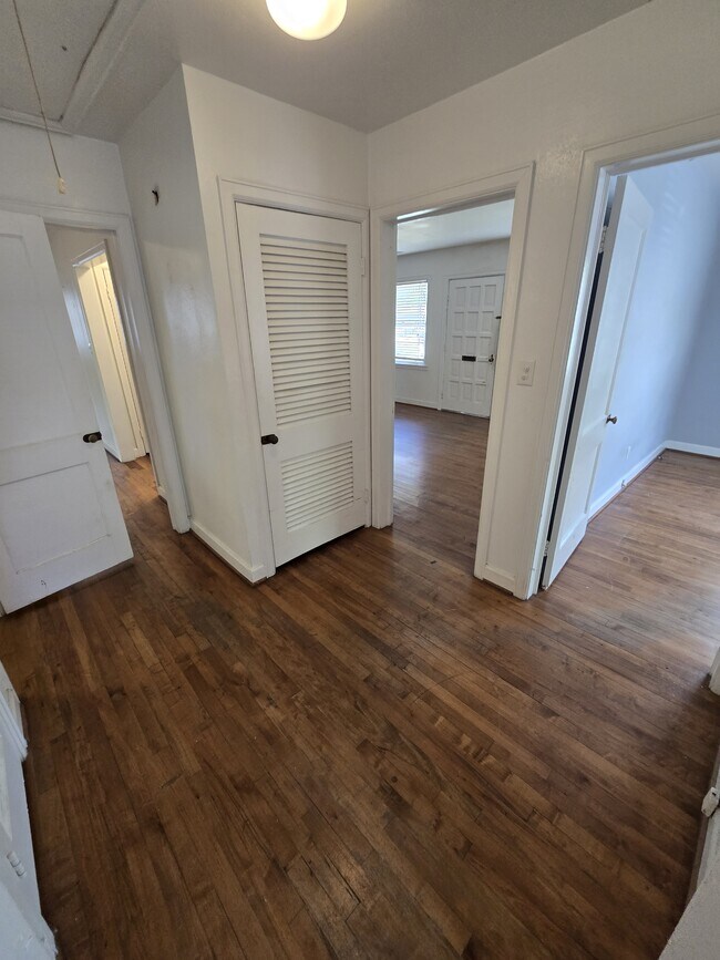 Photo - 329 E 63rd St