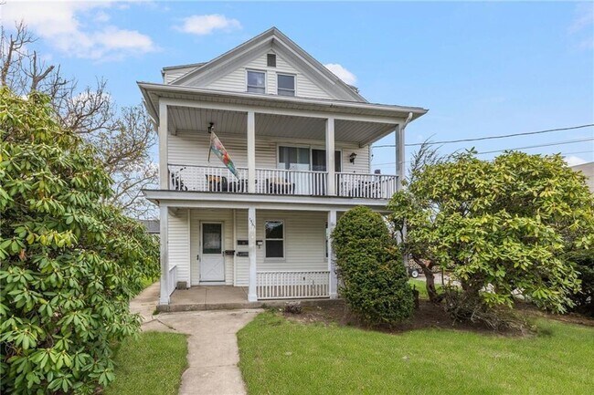 Photo - 1561 Cranston St