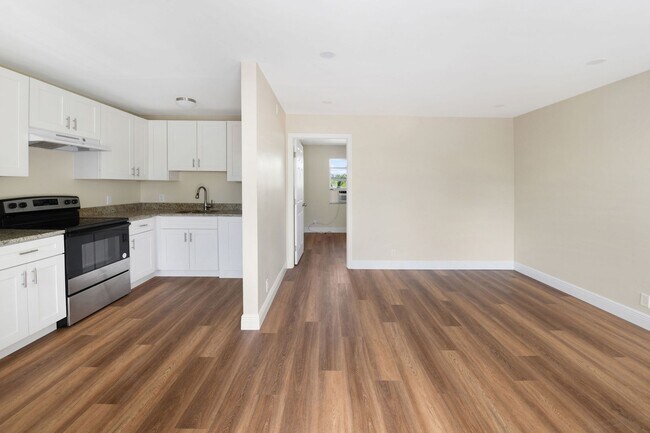 901 N F St Unit 2