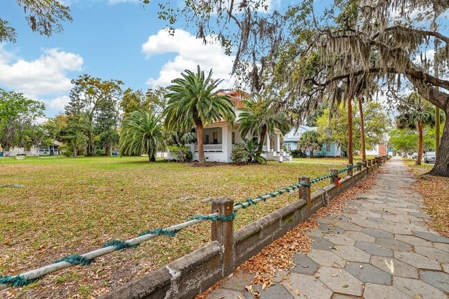 Photo - 1015 Union St