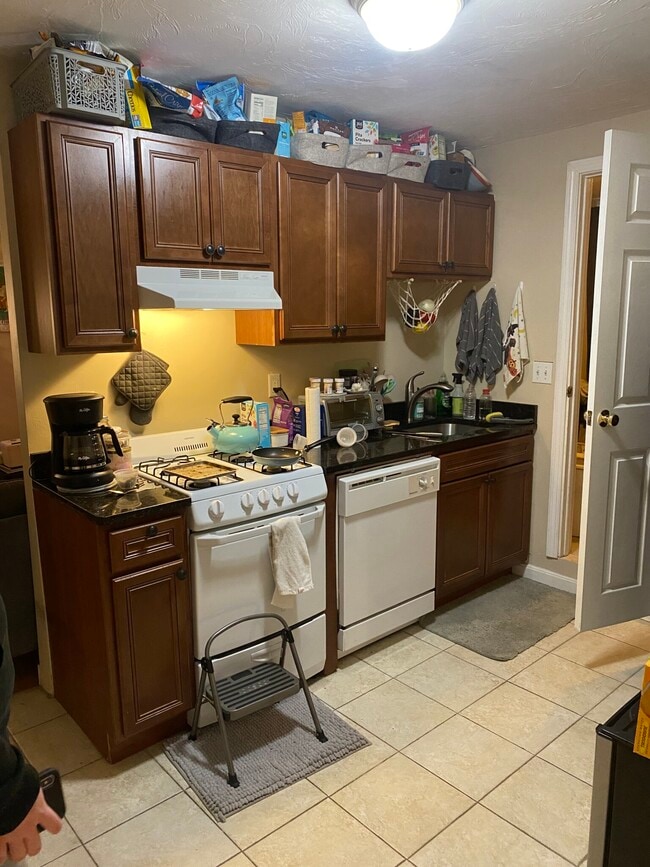 Photo - 50 Saint Stephen St