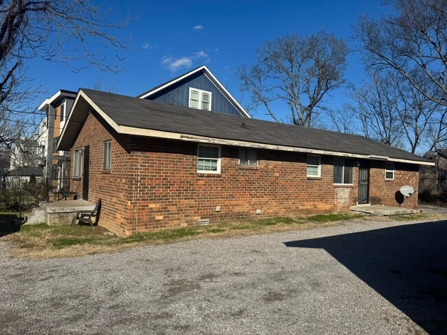 Photo - 712 28th Ave N