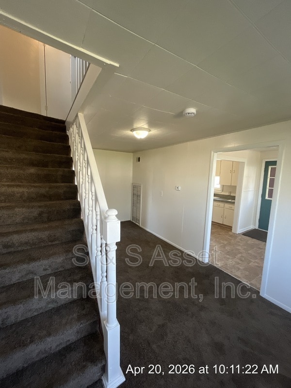 Photo - 300 E Everettdale Ave