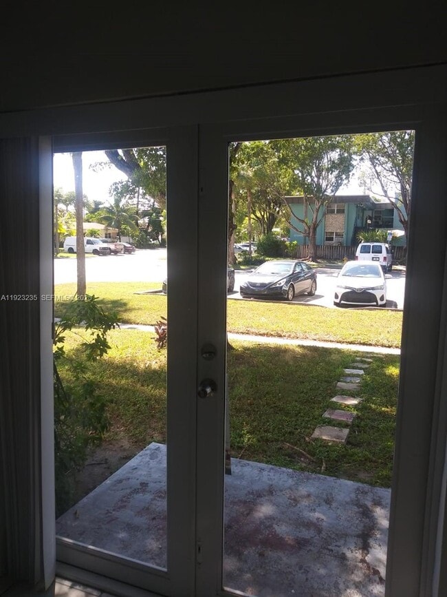 Photo - 17031 NE 21st Ave Unit 1