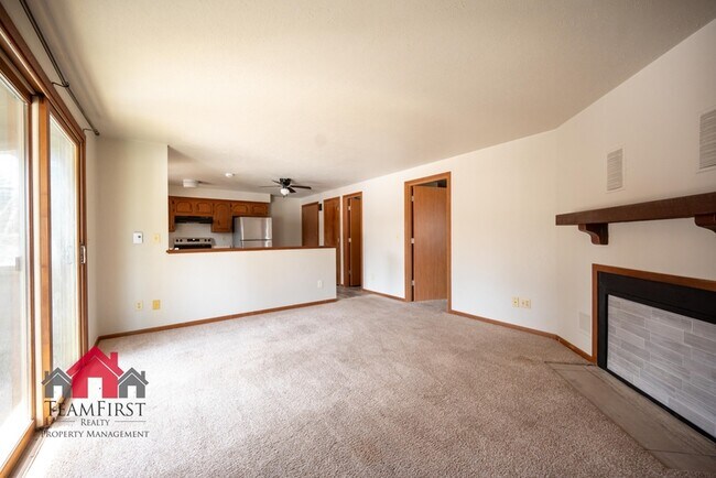 Photo - 488 S Good Hope Rd