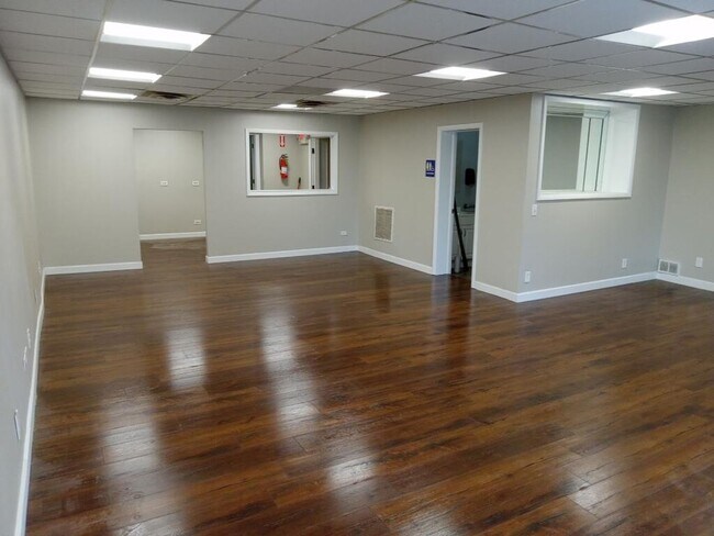 606 State St Unit 606 South State - Commercial