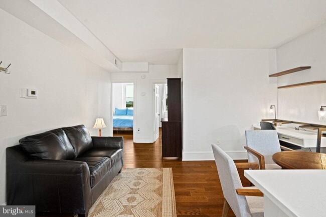 409 Constitution Ave NE Unit 4