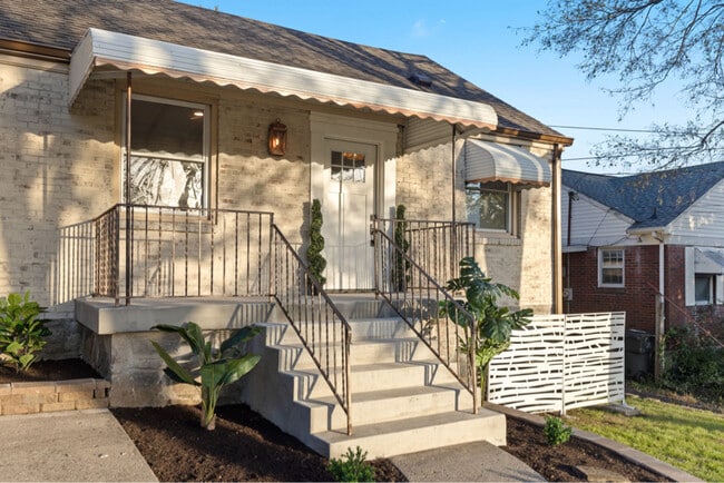 Building Photo - 1607 Riverside Dr Rental