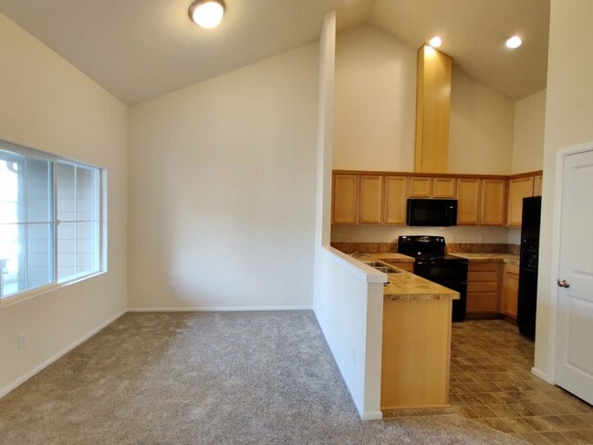 Photo - Townhome w/ New Paint