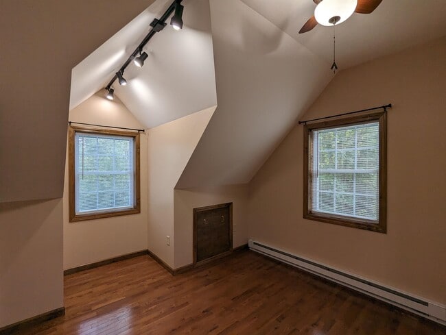 Photo - 216 County Rd