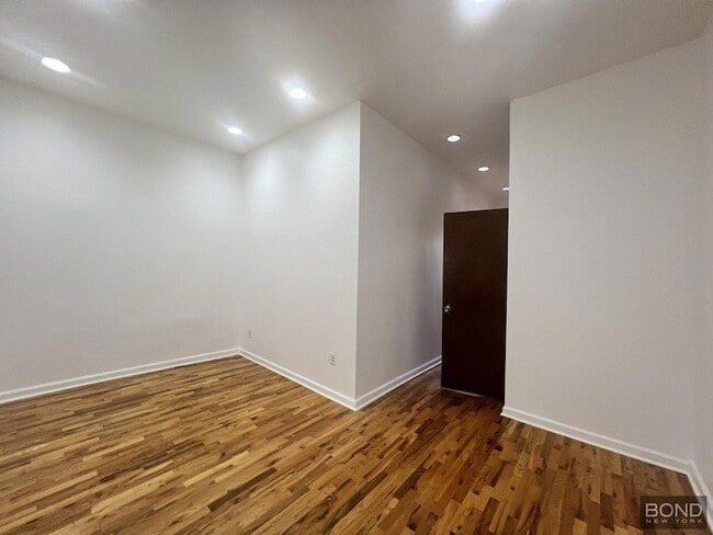 Photo - 69 Scholes St Condo Unit 1 L