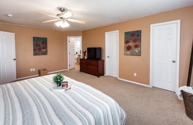Photo - Spacious 5-Bedroom Home on 5 Acres with Panoramic Mountain Views & Endless Possibilities