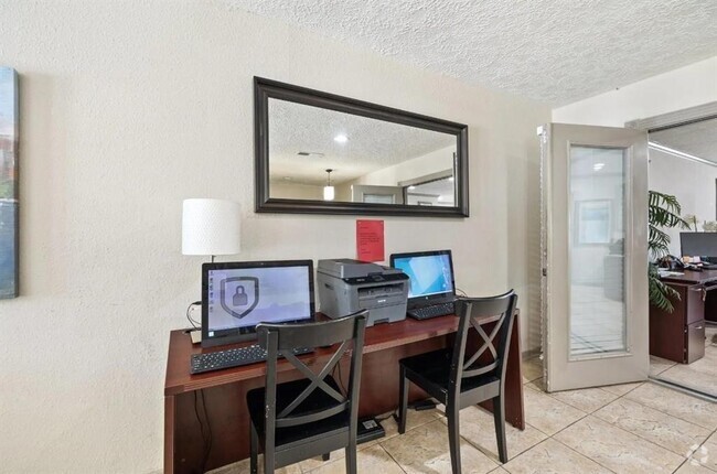 Building Photo - 10101 Forum Park Dr Unit 1061 Rental