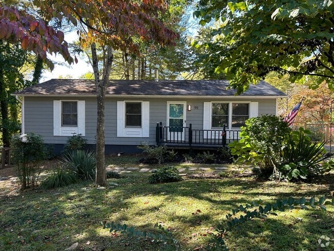 Building Photo - Kenilworth - Adorable 2 Bedroom House