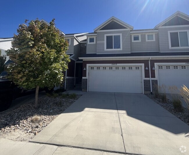 Building Photo - Beautiful 3 Bedroom Townhome in Bluffdale