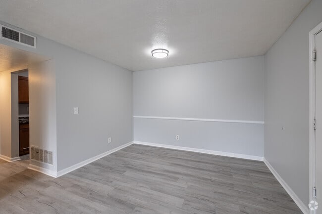 2BR, 1BA - 740SF - Dining Room