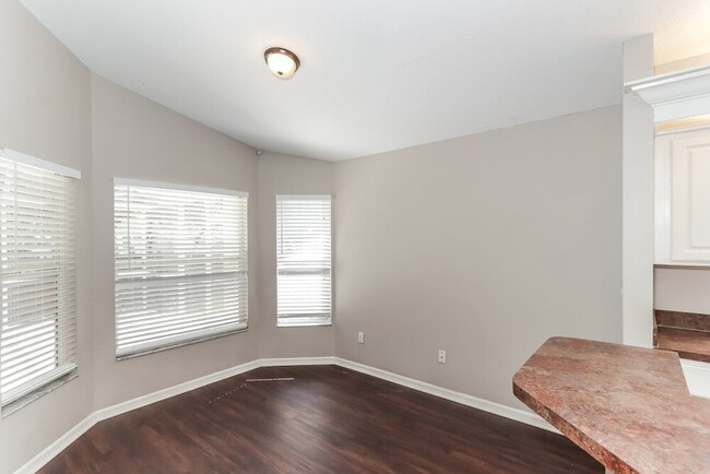 Photo - 1710 Wakefield Dr