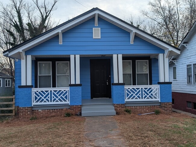 Building Photo - 1614 E 1st St